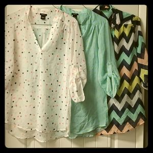 🧡THREE💚 Blouses Lg